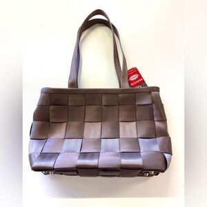 Harveys The‎ Original Seatbelt Shoulder Bag in Brown